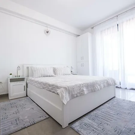 Apartment Apartel 42 Summer Crazy