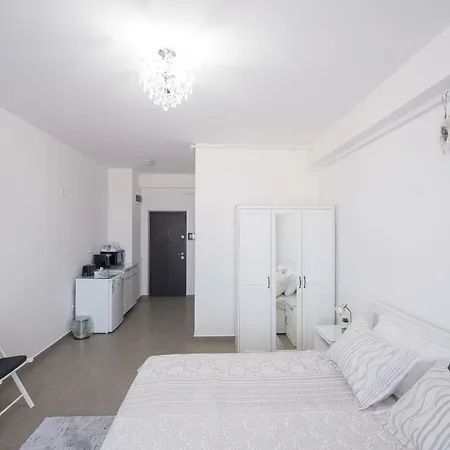 Apartel 42 Summer Crazy Apartment Mamaia